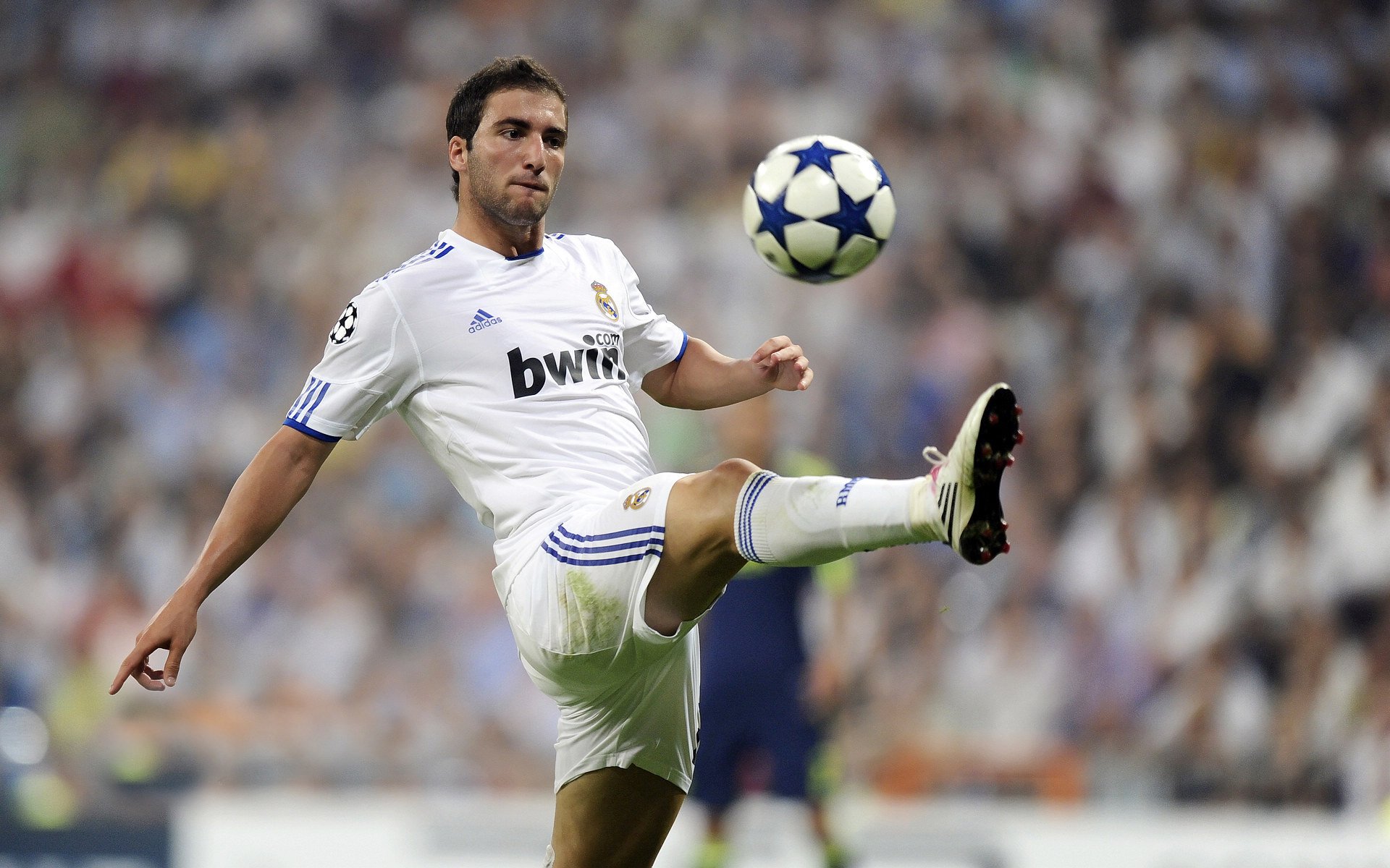 竞技体育残酷现实再次上演失误一瞬间决定整场走势，竞技体育失范